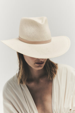 Sherman hat, Natural