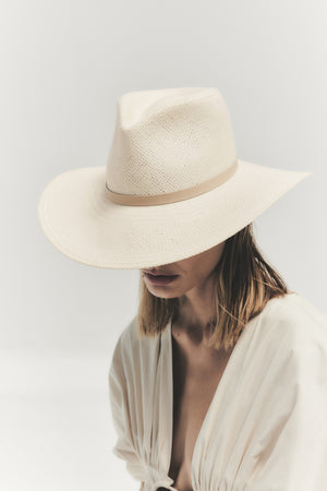 Sherman hat, Natural