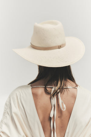 Sherman hat, Natural