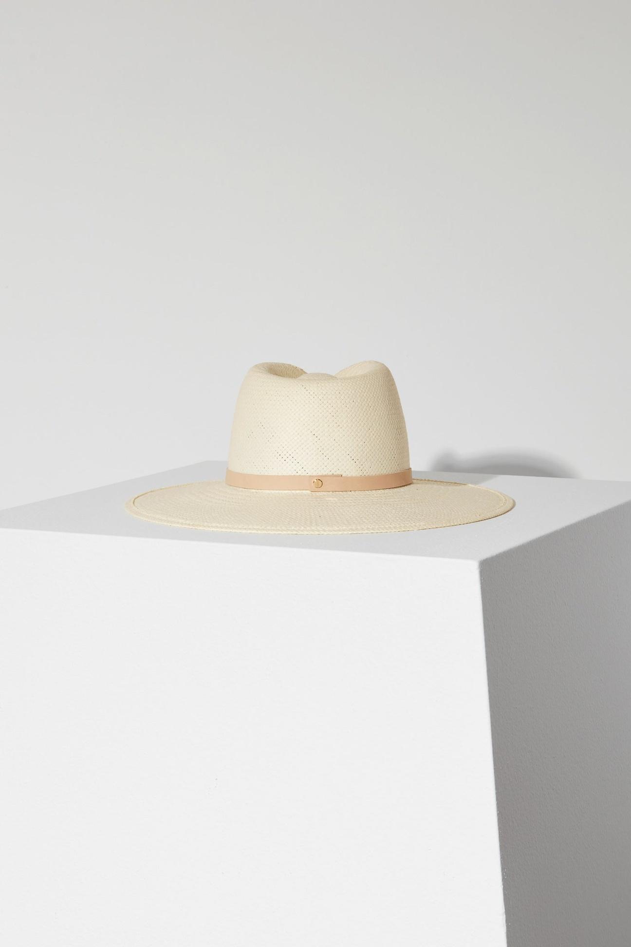 Sherman hat, Natural