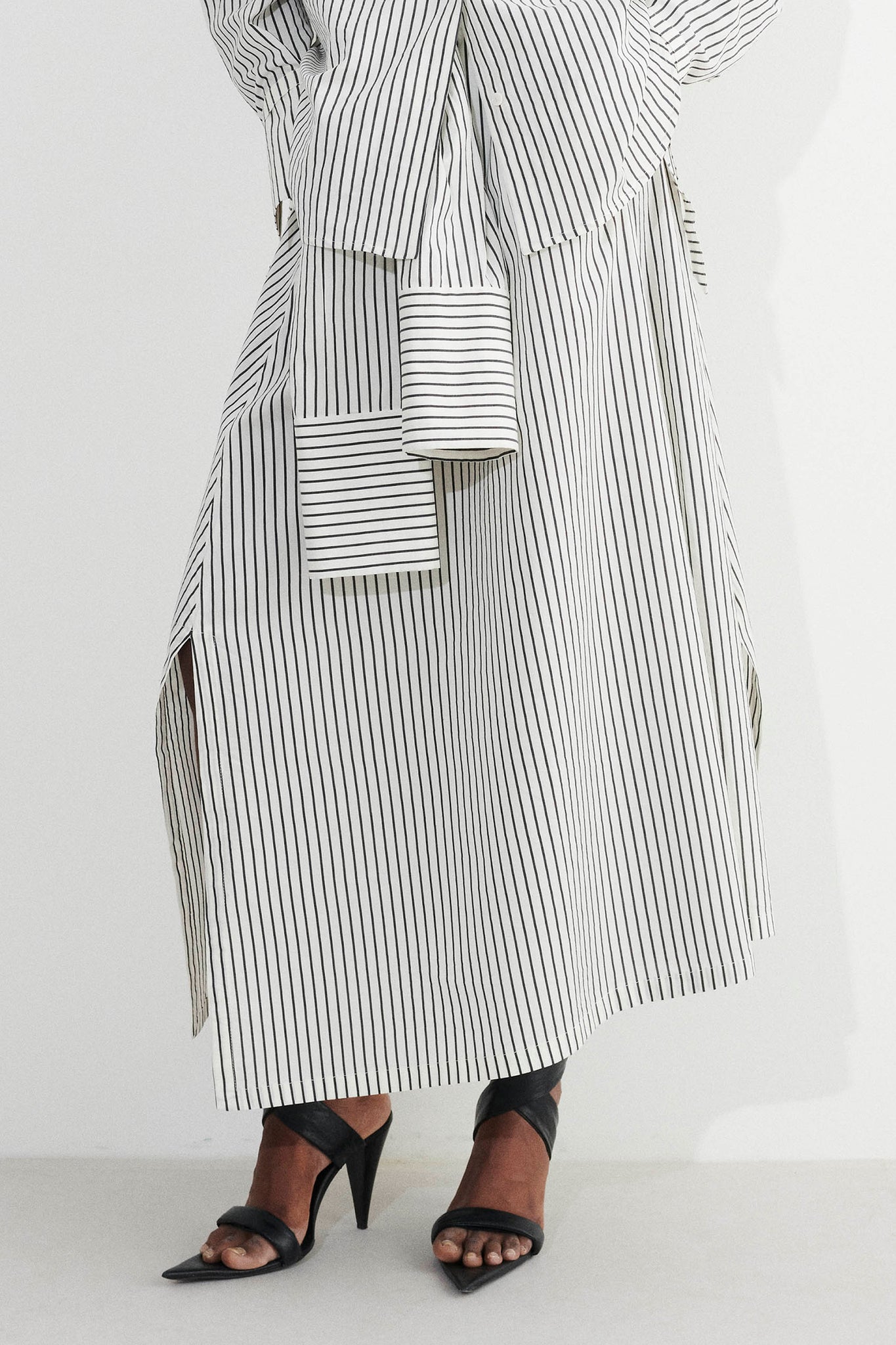 Silva skirt, black white stripes
