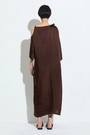 Drifa bare shoulder dress, Mahogany