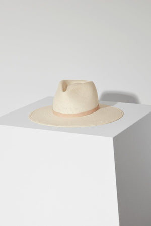 Sherman hat, Natural