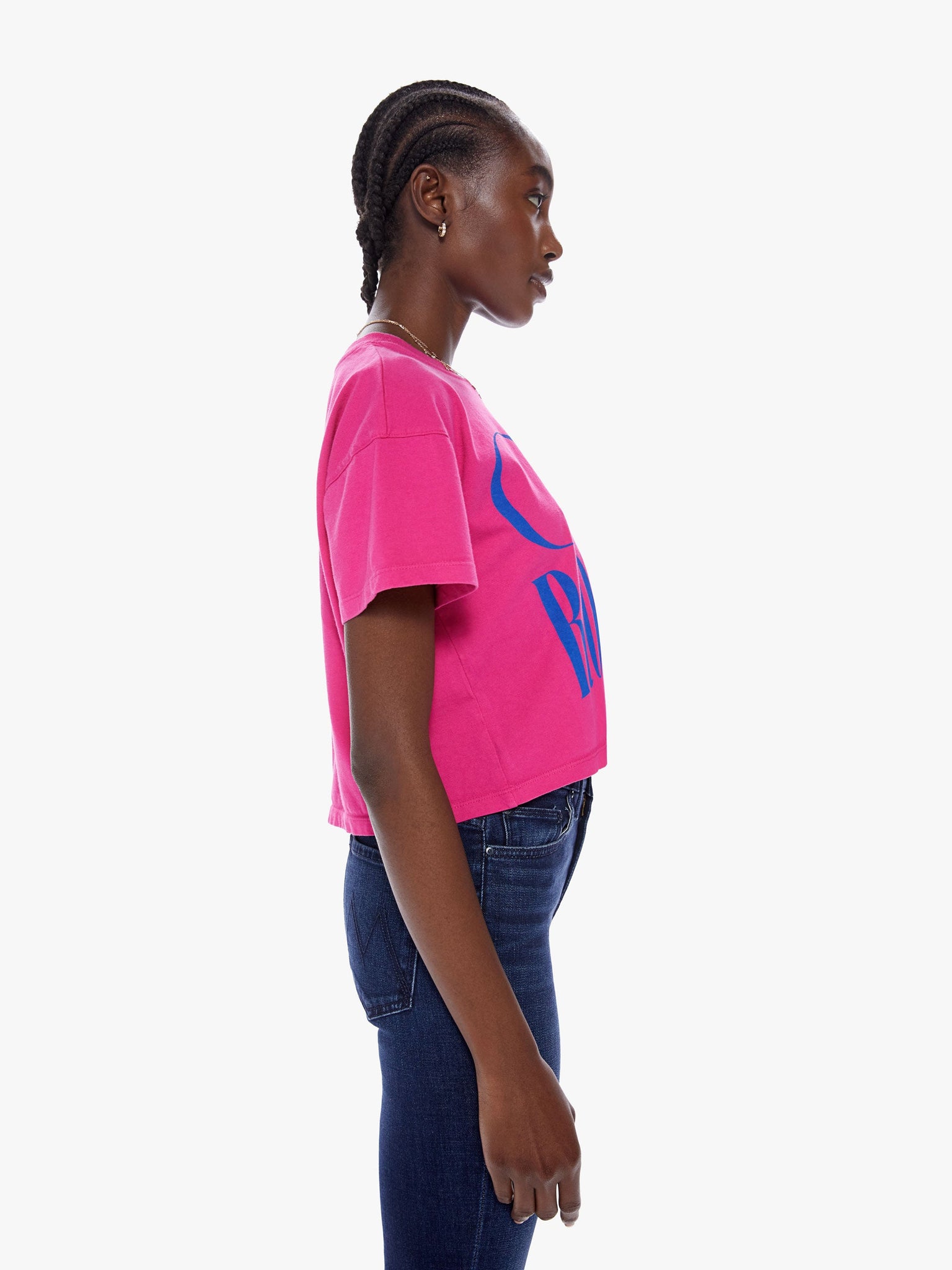 The Grab back crop tee, on the rocks