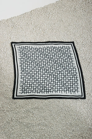 Attia scarf small, charcoal net